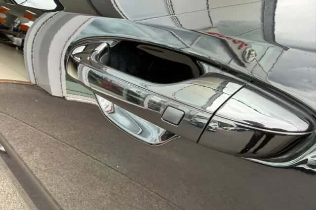 Kia Niro (2023) thumbnail 8