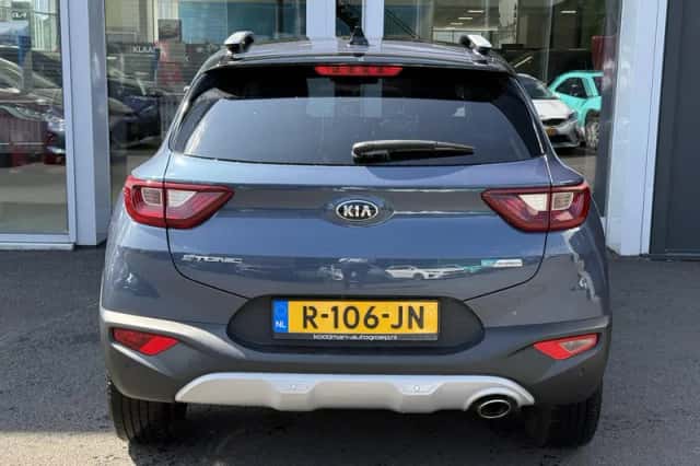 Kia Stonic (2021) thumbnail 6