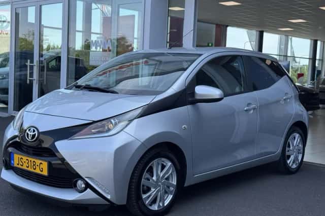 Toyota Aygo (2016) thumbnail 3