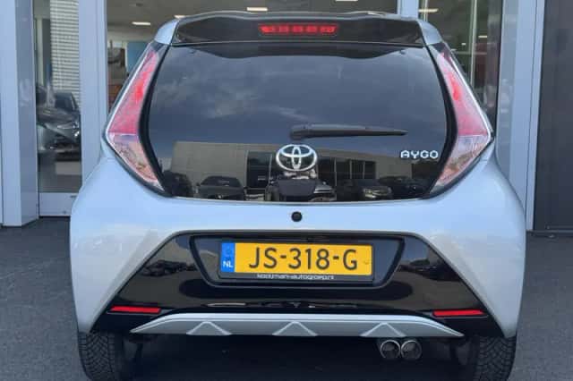 Toyota Aygo (2016) thumbnail 5