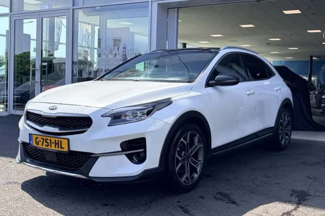 Kia XCeed (2019) thumbnail 3