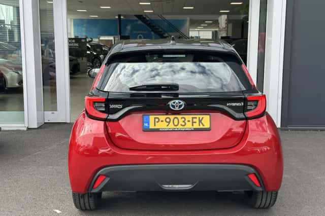 Toyota Yaris (2022) thumbnail 3