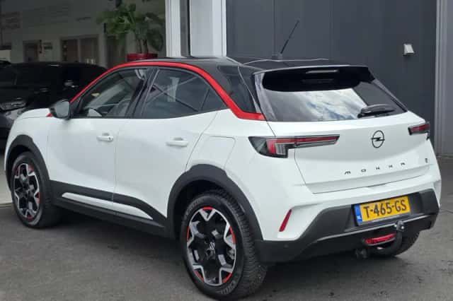 Opel Mokka-e (2023) thumbnail 3