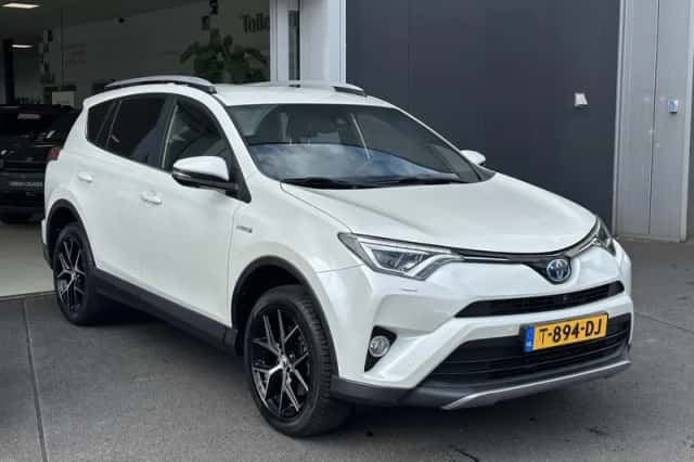 Toyota RAV4 (2018) thumbnail 4