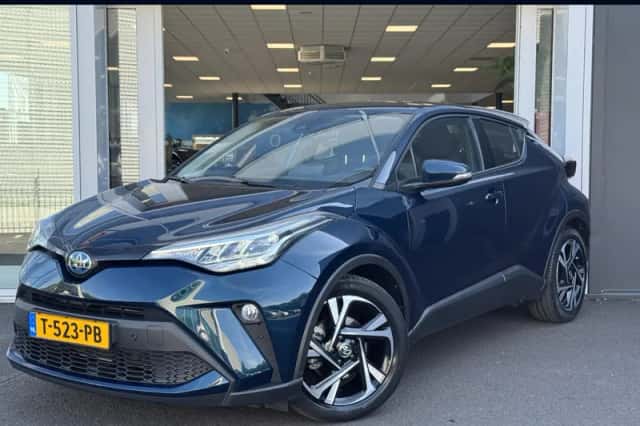 Toyota C-HR (2023) thumbnail 1