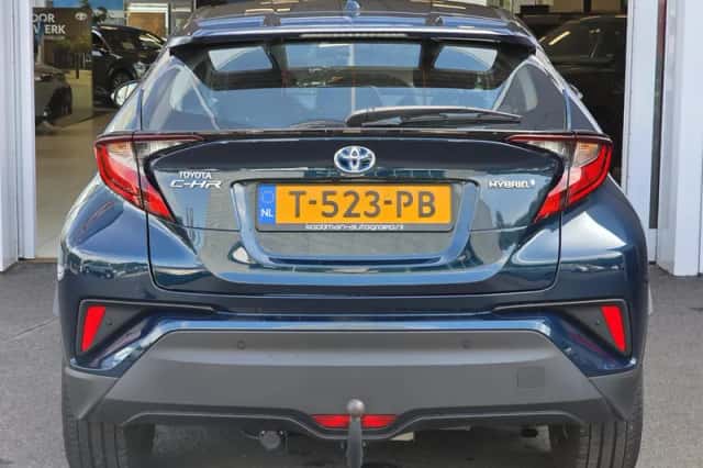 Toyota C-HR (2023) thumbnail 5