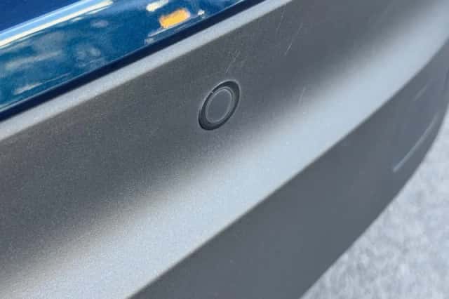 Toyota C-HR (2023) thumbnail 5