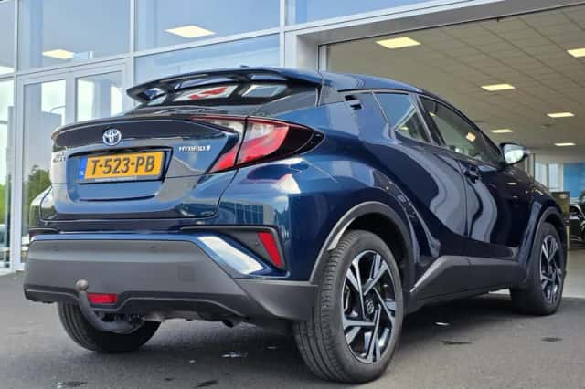 Toyota C-HR (2023) thumbnail 6