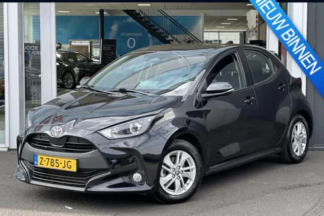 Toyota Yaris (2024) thumbnail 1