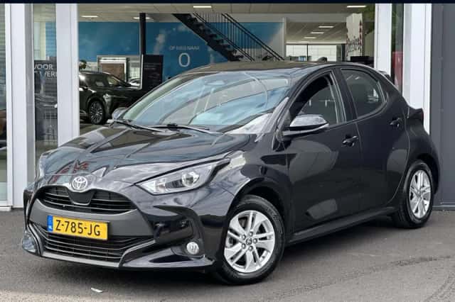 Toyota Yaris (2024) thumbnail 1