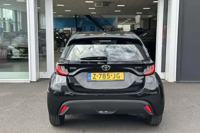 Toyota Yaris (2024) thumbnail 4