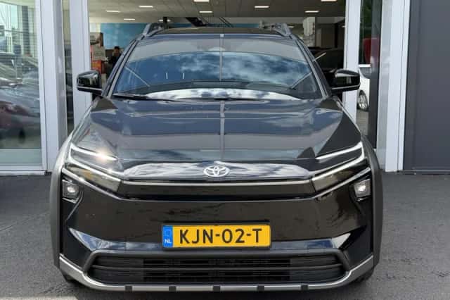 Toyota bZ4X (2026) thumbnail 2