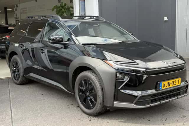 Toyota bZ4X (2026) thumbnail 3