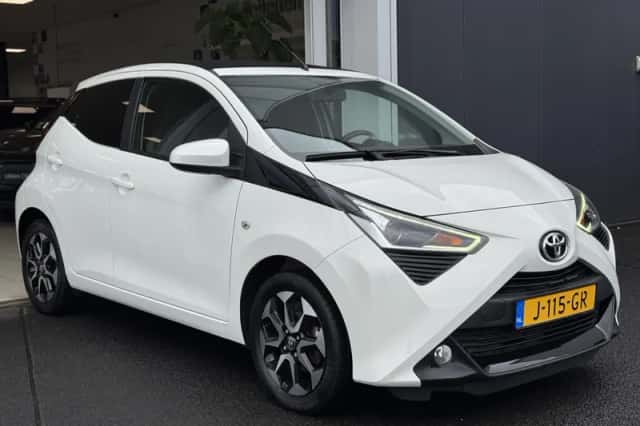 Toyota Aygo (2020) thumbnail 3