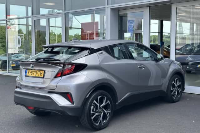 Toyota C-HR (2021) thumbnail 1