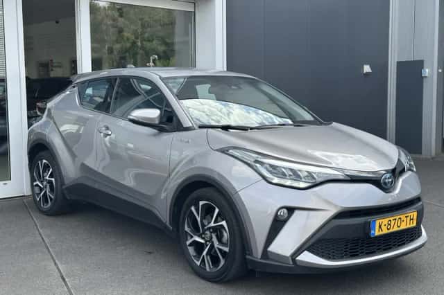 Toyota C-HR (2021) thumbnail 4