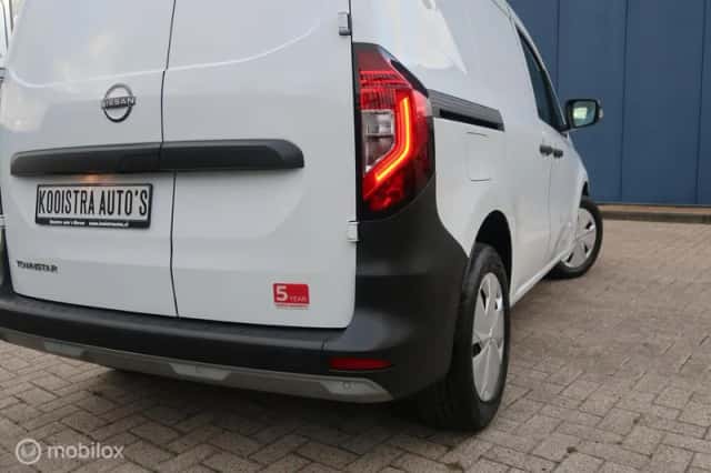 Nissan Townstar (2023) thumbnail 3