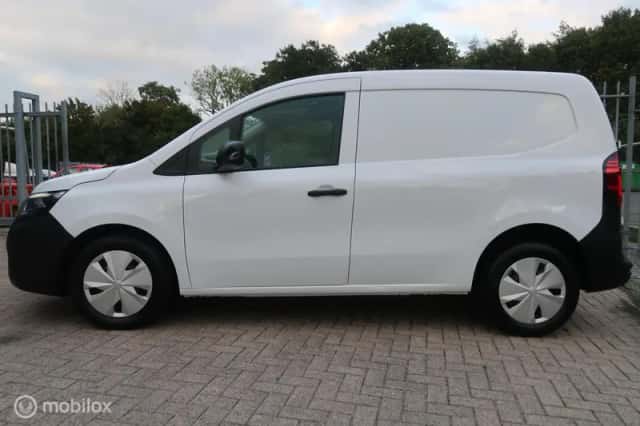 Nissan Townstar (2023) thumbnail 4