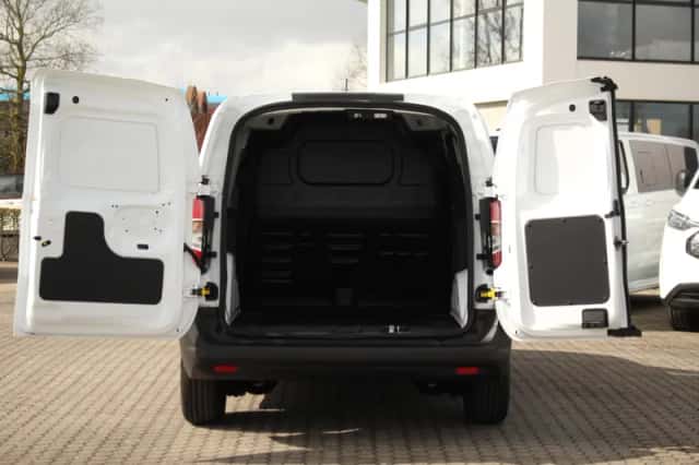 Ford E-Transit (2025) thumbnail 8