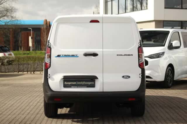 Ford E-Transit (2025) thumbnail 7