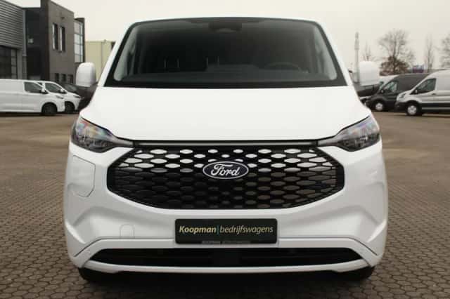 Ford E-Transit Custom (2026) thumbnail 3