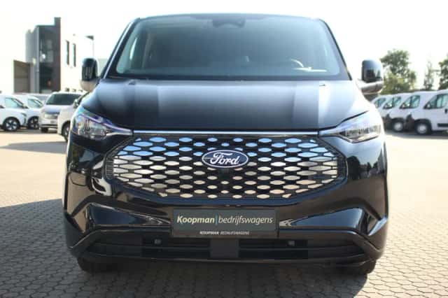 Ford E-Transit (2026) thumbnail 3