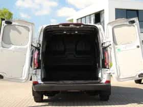 Ford E-Transit (2026) thumbnail 8