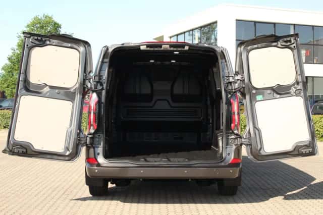 Ford E-Transit (2026) thumbnail 11