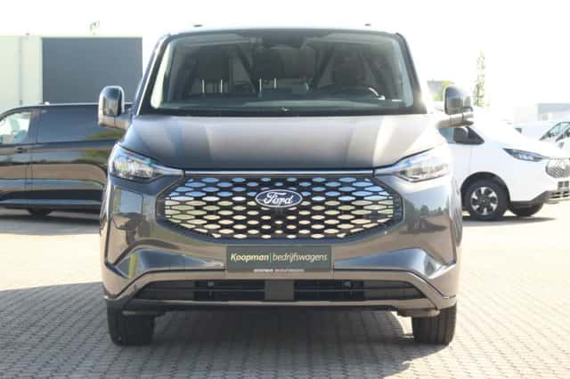 Ford E-Transit (2026) thumbnail 3