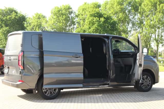 Ford E-Transit (2026) thumbnail 9