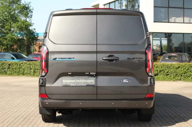 Ford E-Transit (2026) thumbnail 10