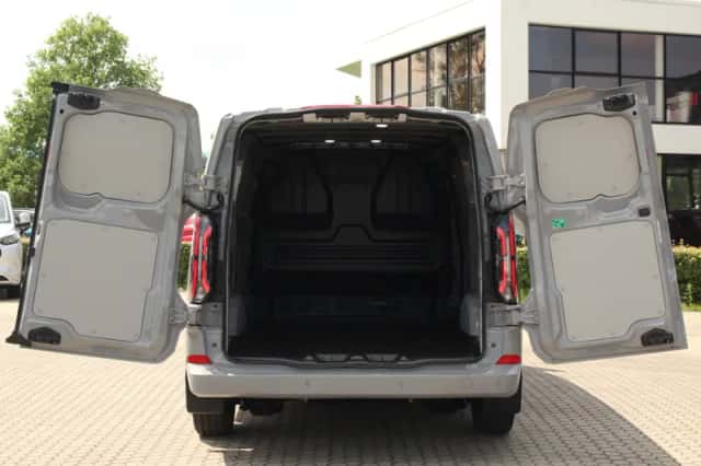 Ford E-Transit (2026) thumbnail 11