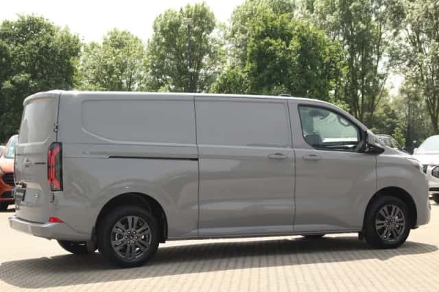 Ford E-Transit (2026) thumbnail 8