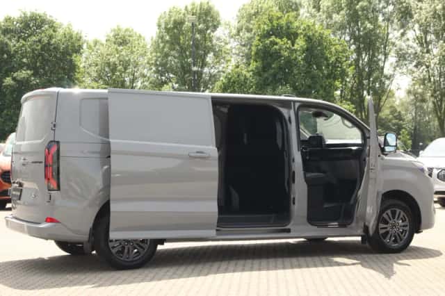 Ford E-Transit (2026) thumbnail 9
