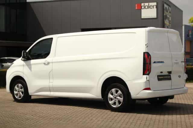 Ford E-Transit (2026) thumbnail 12