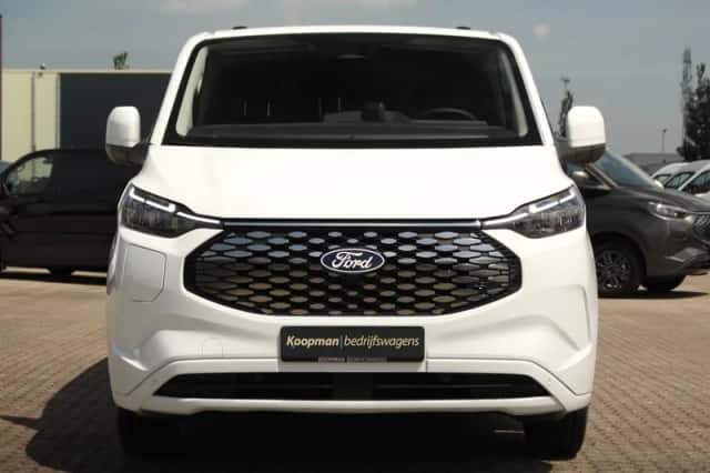 Ford E-Transit (2026) thumbnail 3