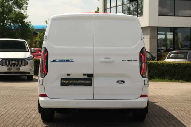 Ford E-Transit (2026) thumbnail 8