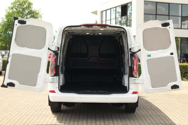 Ford E-Transit (2026) thumbnail 7