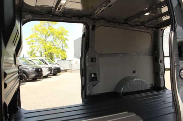 Ford E-Transit (2026) thumbnail 15