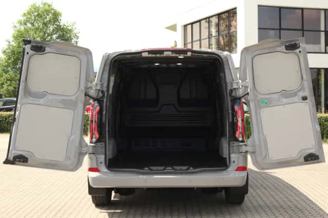 Ford E-Transit (2026) thumbnail 9