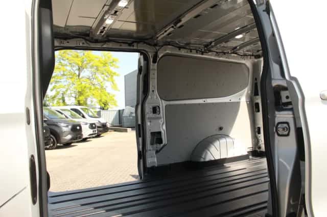 Ford E-Transit (2026) thumbnail 16