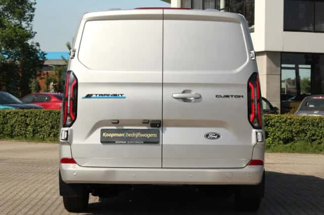 Ford E-Transit (2026) thumbnail 9