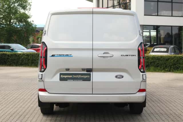 Ford E-Transit (2026) thumbnail 11