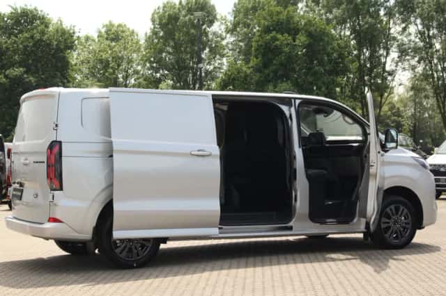 Ford E-Transit (2026) thumbnail 10