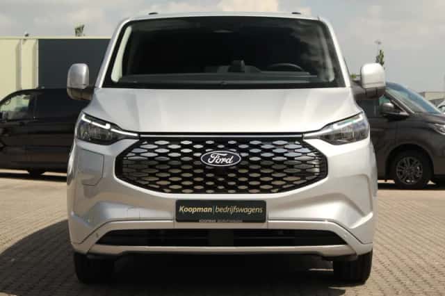 Ford E-Transit (2026) thumbnail 3