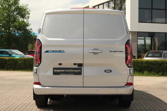 Ford E-Transit (2026) thumbnail 8