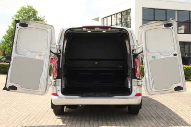 Ford E-Transit (2026) thumbnail 9