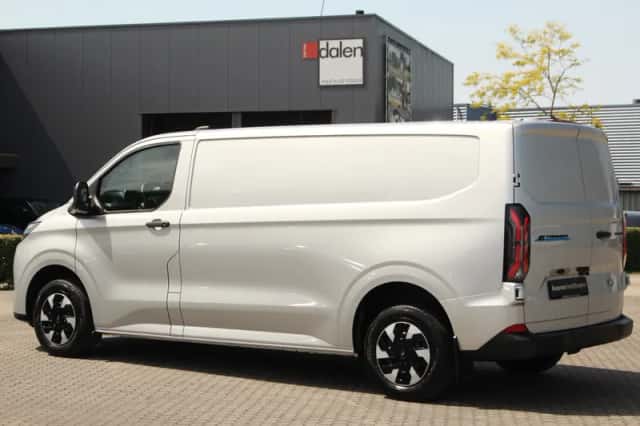 Ford E-Transit (2026) thumbnail 11