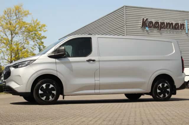 Ford E-Transit (2026) thumbnail 12