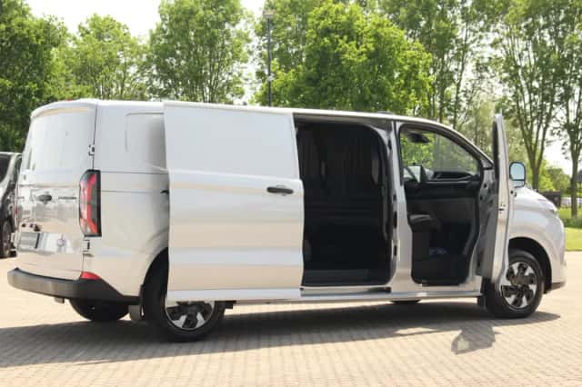 Ford E-Transit (2026) thumbnail 7
